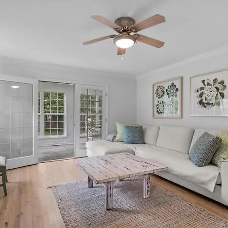 Cottage At Pine Knoll Shores Home